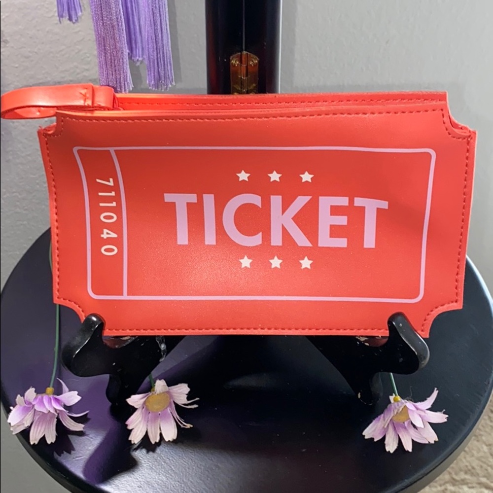 Makeup bag